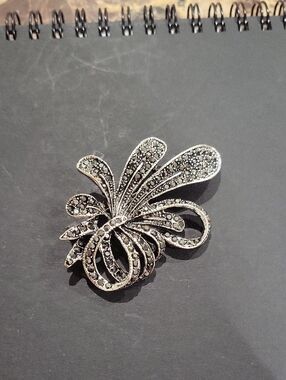 Elegant Silver-Tone Marcasite Bow Brooch - Women Jewelry